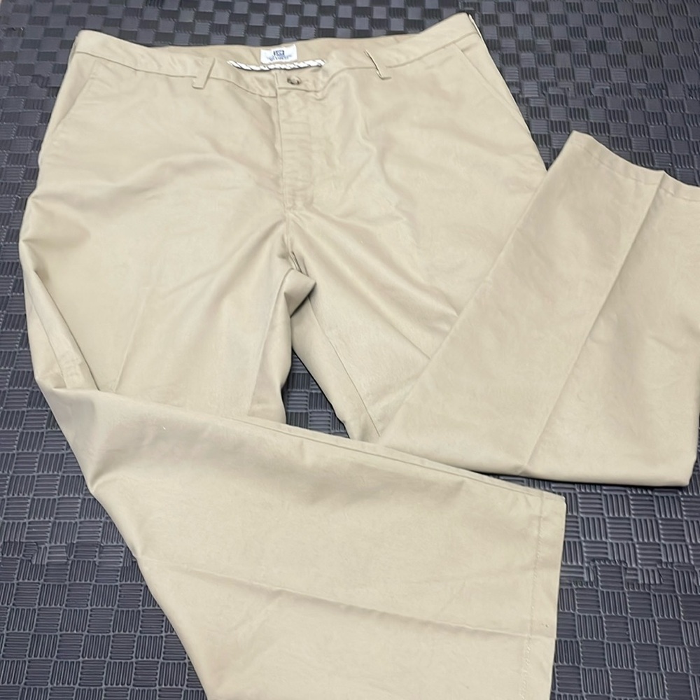 Lee Total Freedom Relaxed Fit tan casual pants size 42 x 30